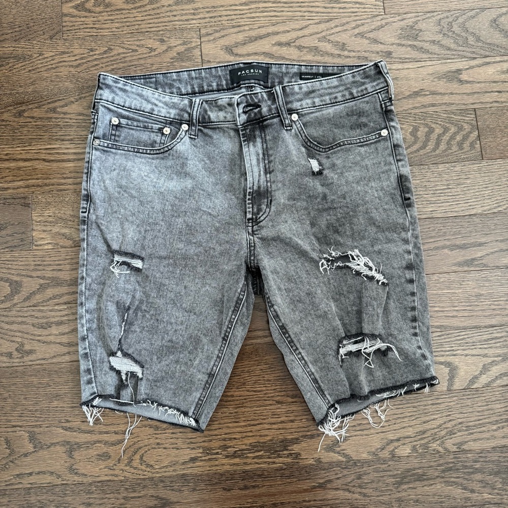 Men’s Distressed Jean Shorts